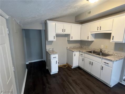 7728 Elton Avenue Cleveland OH 44102