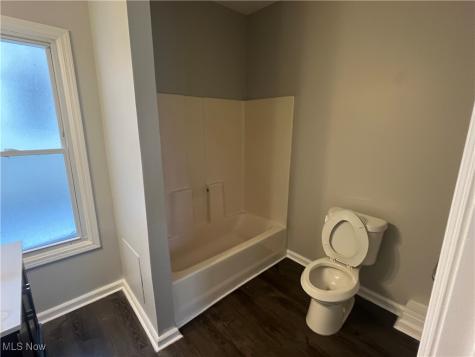 7728 Elton Avenue Cleveland OH 44102
