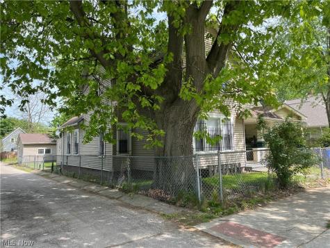 7728 Elton Avenue Cleveland OH 44102