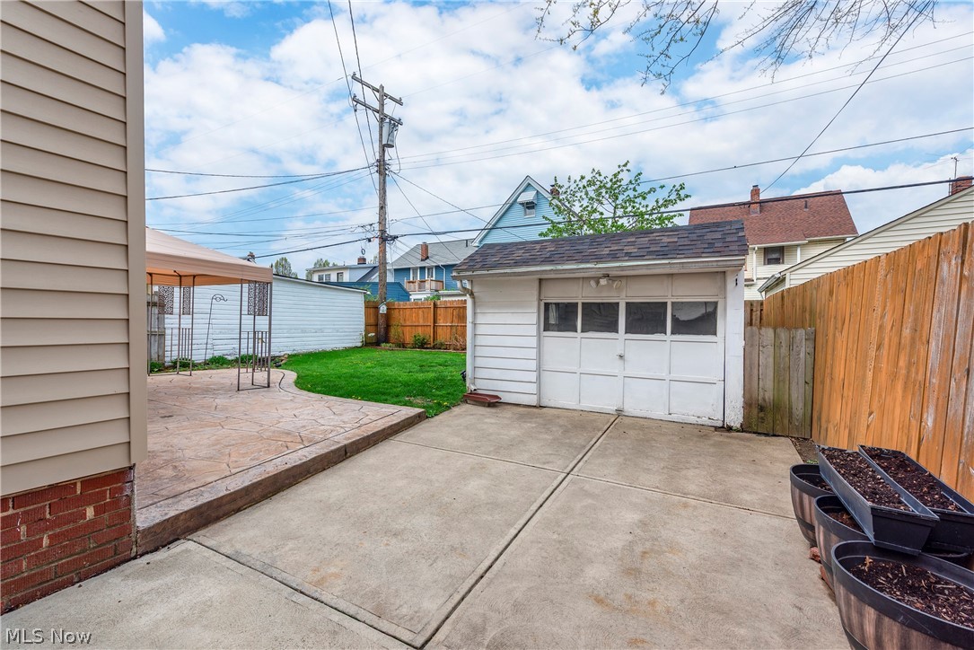 2126 Elbur Avenue Lakewood OH 44107