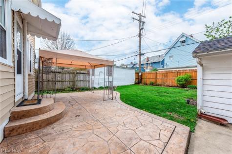 2126 Elbur Avenue Lakewood OH 44107