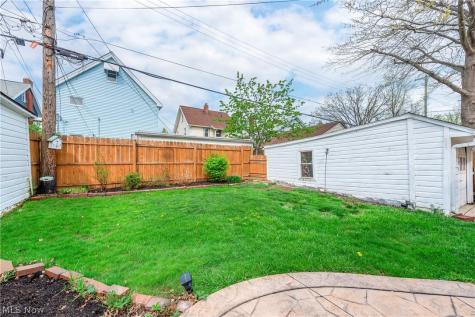 2126 Elbur Avenue Lakewood OH 44107