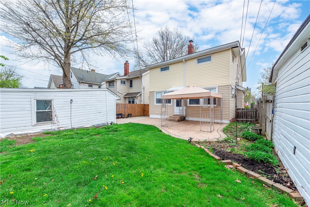 2126 Elbur Avenue Lakewood OH 44107