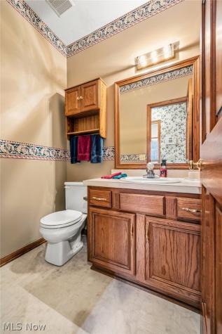 6638 Forestwood Street NW Canton OH 44718