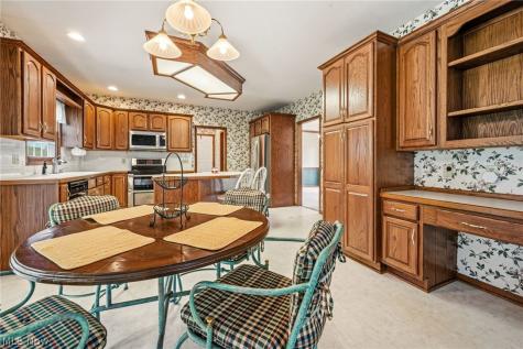 6638 Forestwood Street NW Canton OH 44718