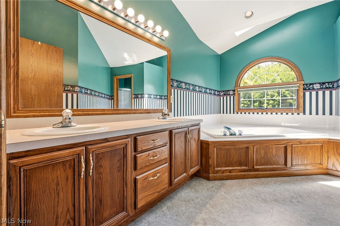 6638 Forestwood Street NW Canton OH 44718