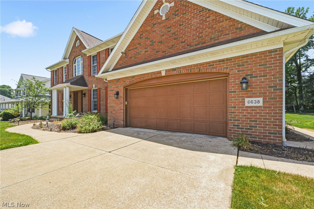 6638 Forestwood Street NW Canton OH 44718