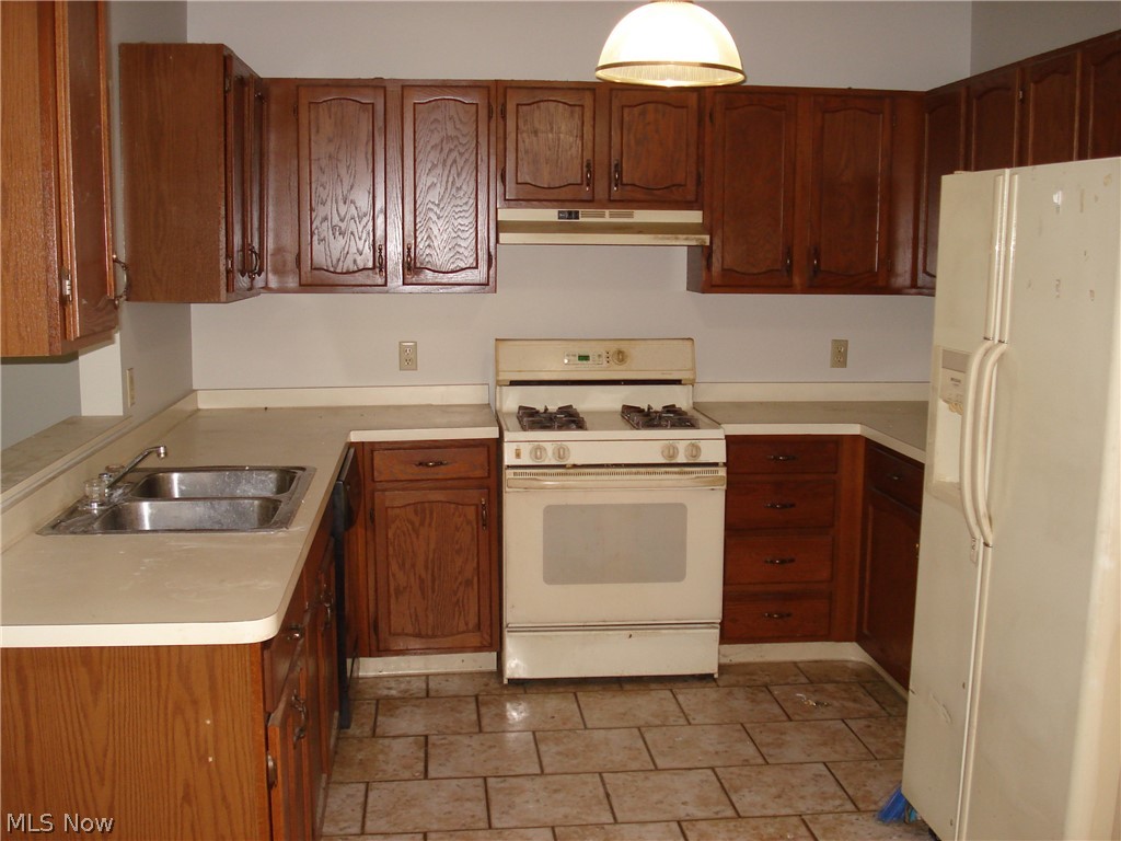 262 W Parkway Drive Madison OH 44057