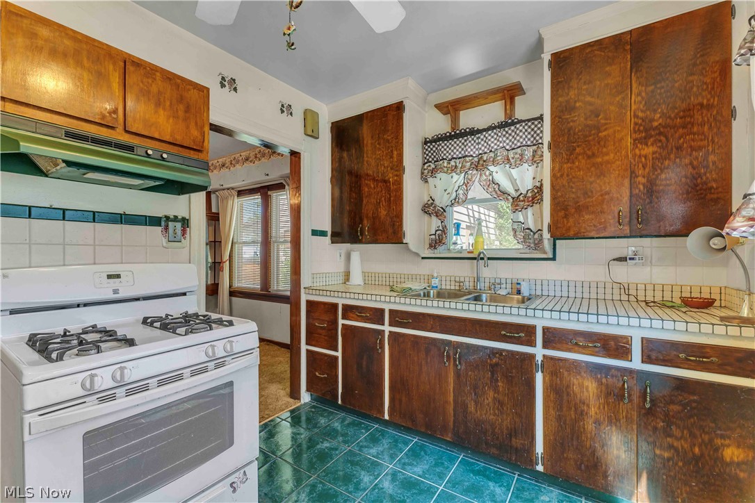13019 Gilmore Avenue Cleveland OH 44135
