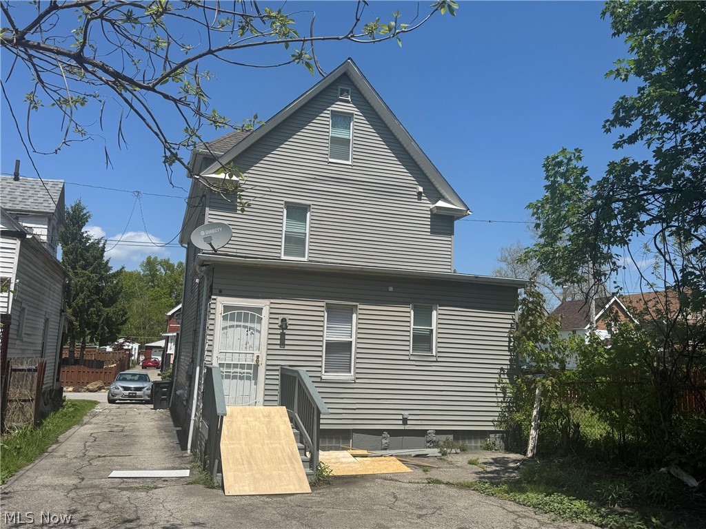9710 Easton Avenue Cleveland OH 44104