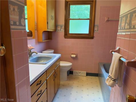 1758 Lancaster Drive Youngstown OH 44511