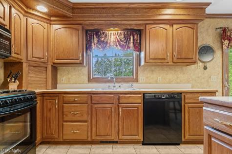 6962 Mapleridge Circle NW Canton OH 44718