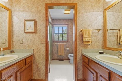 6962 Mapleridge Circle NW Canton OH 44718