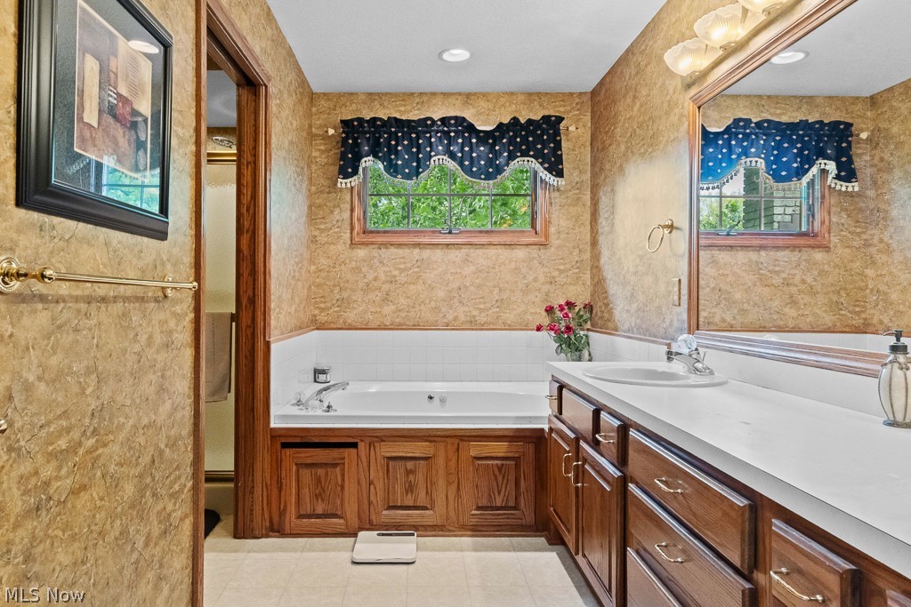 6962 Mapleridge Circle NW Canton OH 44718