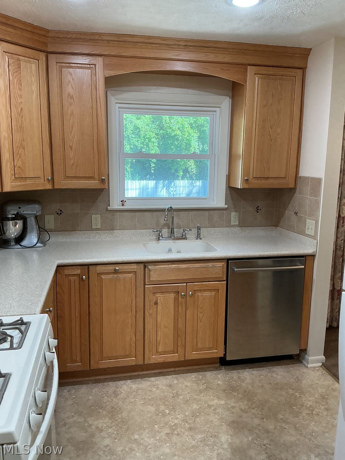 1828 E Skyline Drive Lorain OH 44053