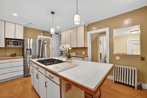 3008 Warrington Road Shaker Heights OH 44120