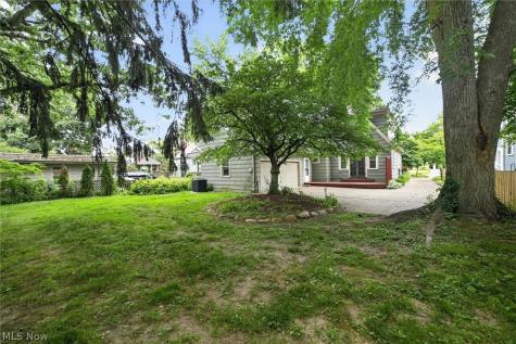 3008 Warrington Road Shaker Heights OH 44120