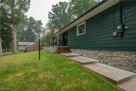 727 Sleepy Hollow Drive Uniontown OH 44685