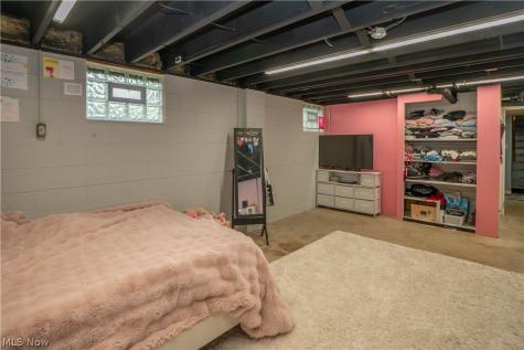 727 Sleepy Hollow Drive Uniontown OH 44685