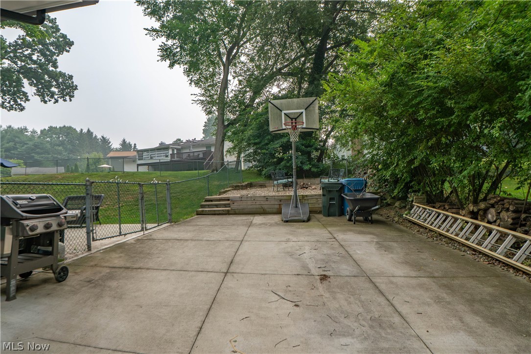 727 Sleepy Hollow Drive Uniontown OH 44685