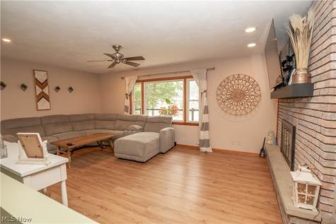 727 Sleepy Hollow Drive Uniontown OH 44685