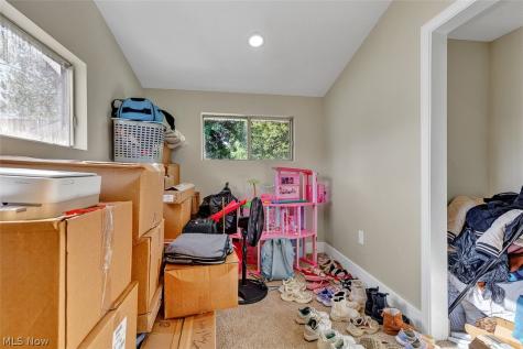 523 Purdue Avenue Elyria OH 44035