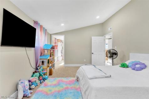 523 Purdue Avenue Elyria OH 44035