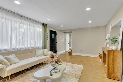 523 Purdue Avenue Elyria OH 44035