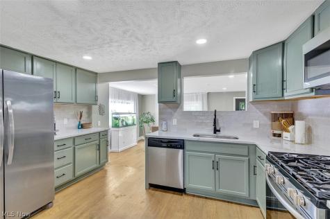 523 Purdue Avenue Elyria OH 44035