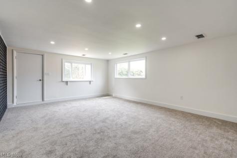 419 Briar Avenue NE North Canton OH 44720