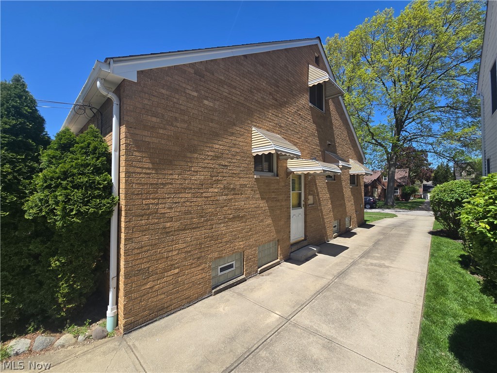 9515 Elsmere Drive Parma OH 44130