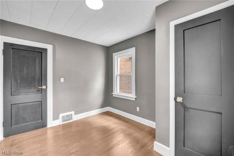 1982 Reyburn Road Cleveland OH 44112