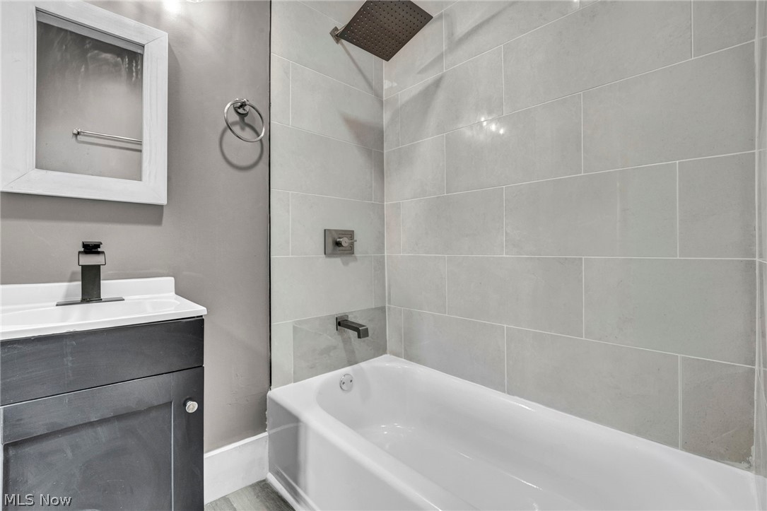 1982 Reyburn Road Cleveland OH 44112