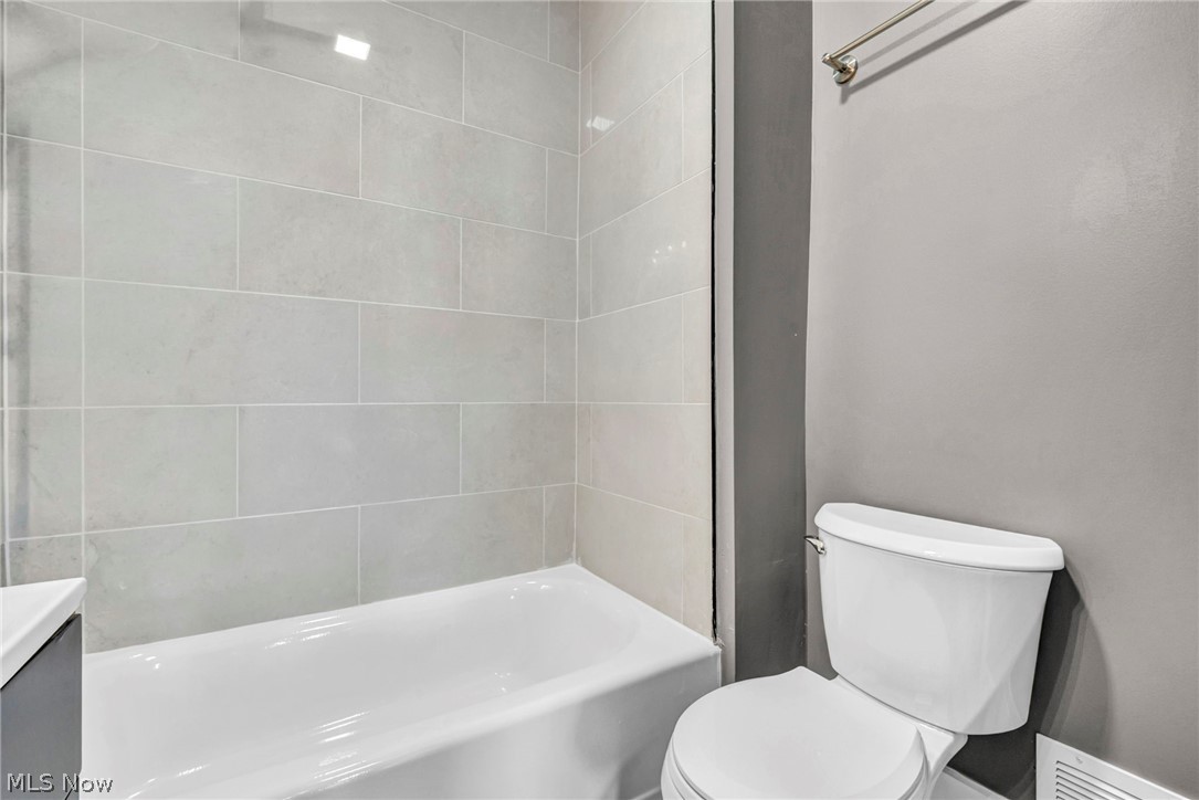 1982 Reyburn Road Cleveland OH 44112