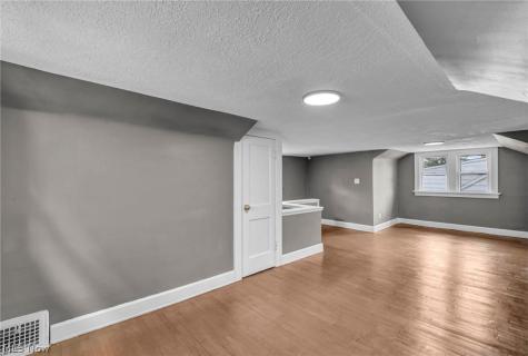 1982 Reyburn Road Cleveland OH 44112