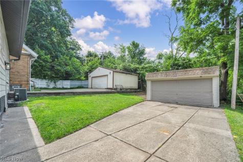 1982 Reyburn Road Cleveland OH 44112