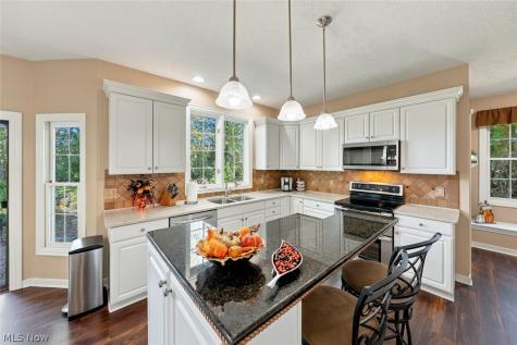 35982 Falcon Crest Avenue Avon OH 44011