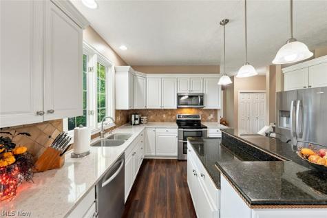 35982 Falcon Crest Avenue Avon OH 44011
