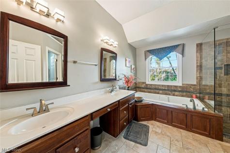 35982 Falcon Crest Avenue Avon OH 44011