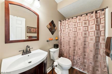 35982 Falcon Crest Avenue Avon OH 44011