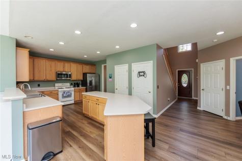 4928 Treeline Drive Brunswick OH 44212