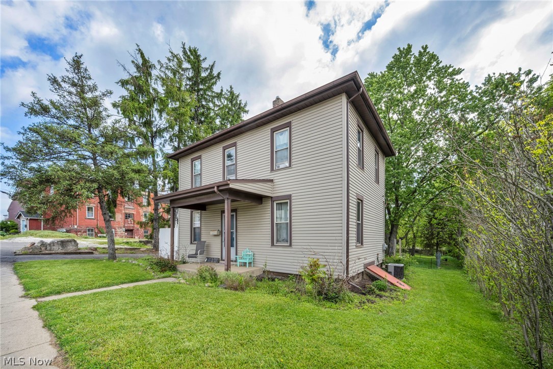 22 Main Street S Navarre OH 44662