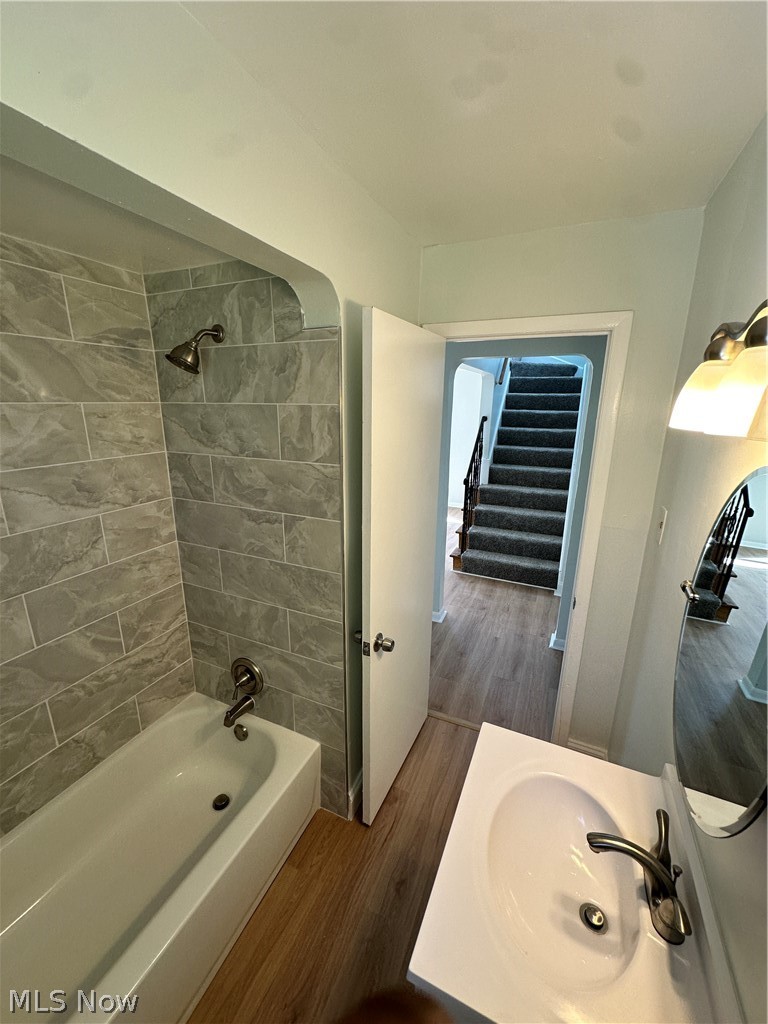 16207 Miles Avenue Cleveland OH 44128