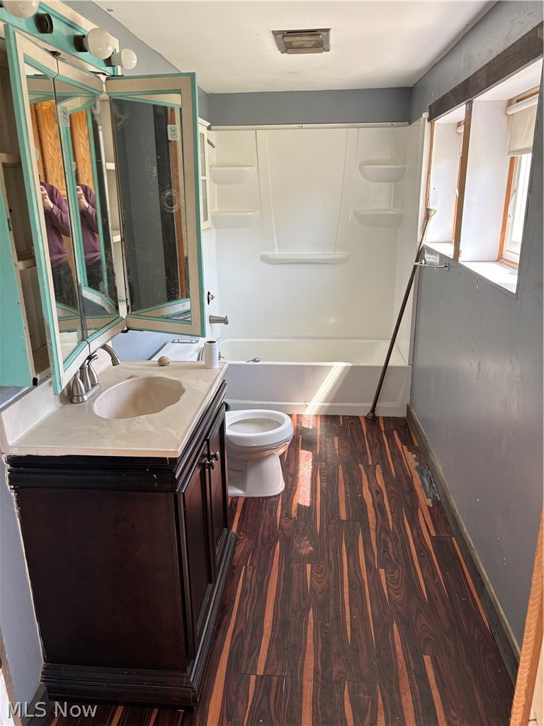 2918 High Street Rock Creek OH 44084