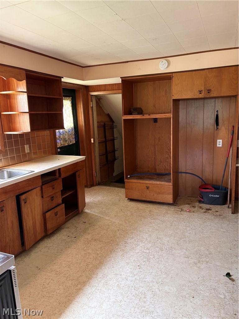 2918 High Street Rock Creek OH 44084