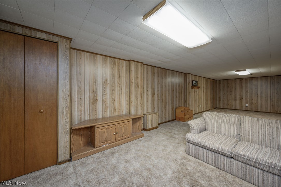 1190 Jeanie J Avenue Akron OH 44310