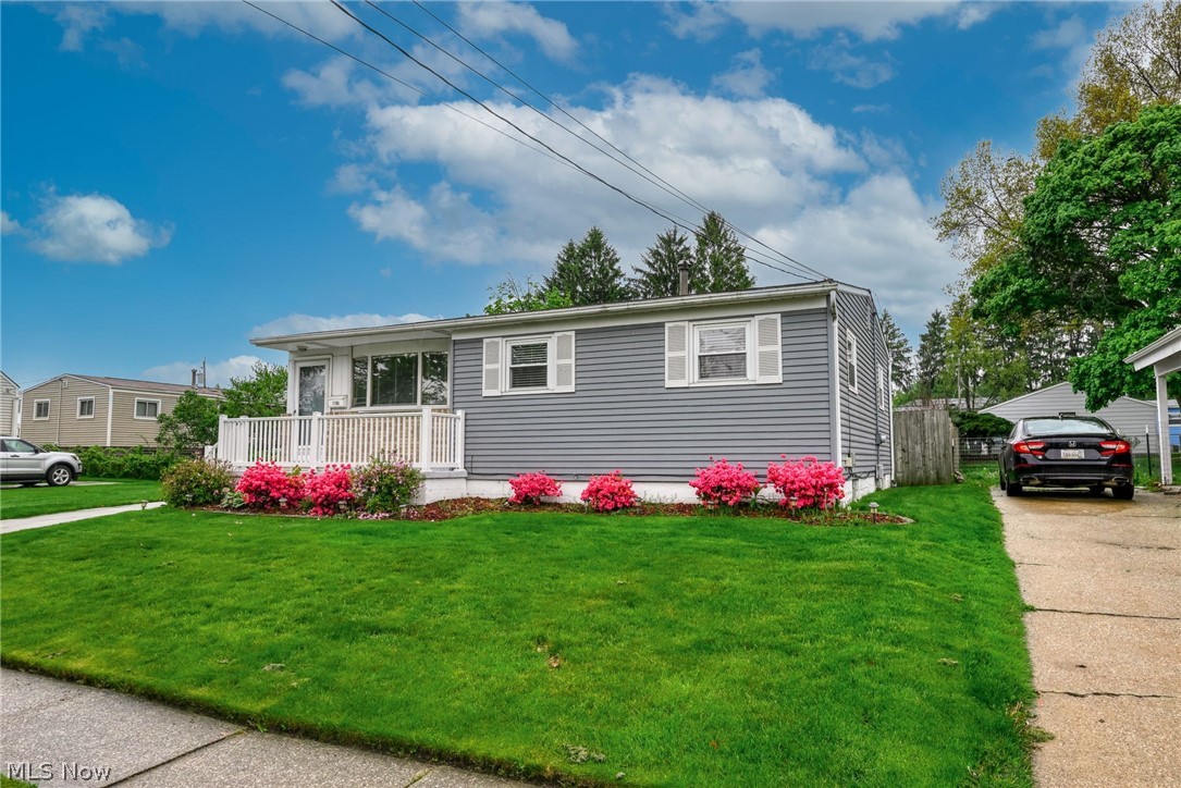 1190 Jeanie J Avenue Akron OH 44310