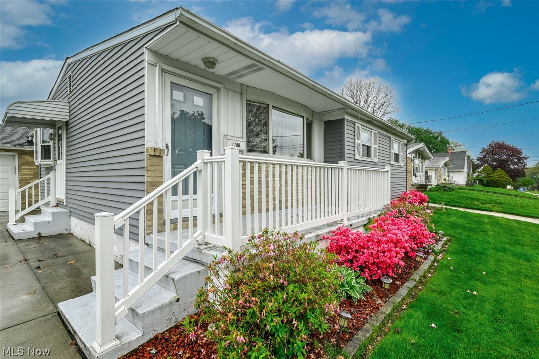 1190 Jeanie J Avenue Akron OH 44310