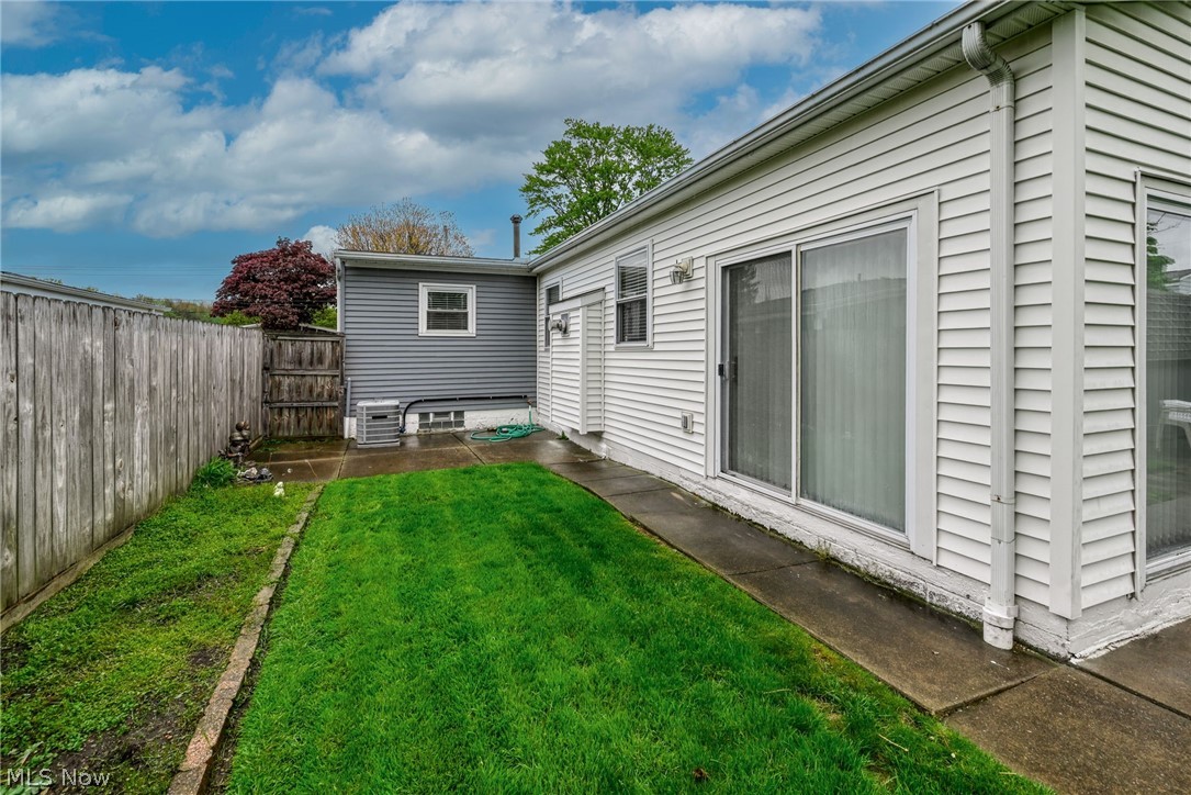 1190 Jeanie J Avenue Akron OH 44310