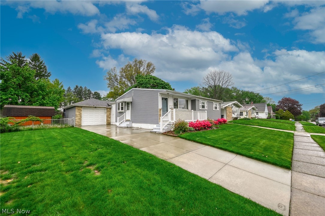 1190 Jeanie J Avenue Akron OH 44310